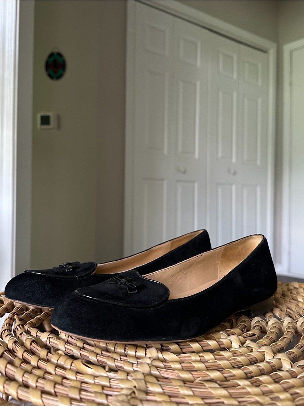 Trotters Black Suede Loafers with Knot Trim Women’s 7.5 Slip On Casual Shoes